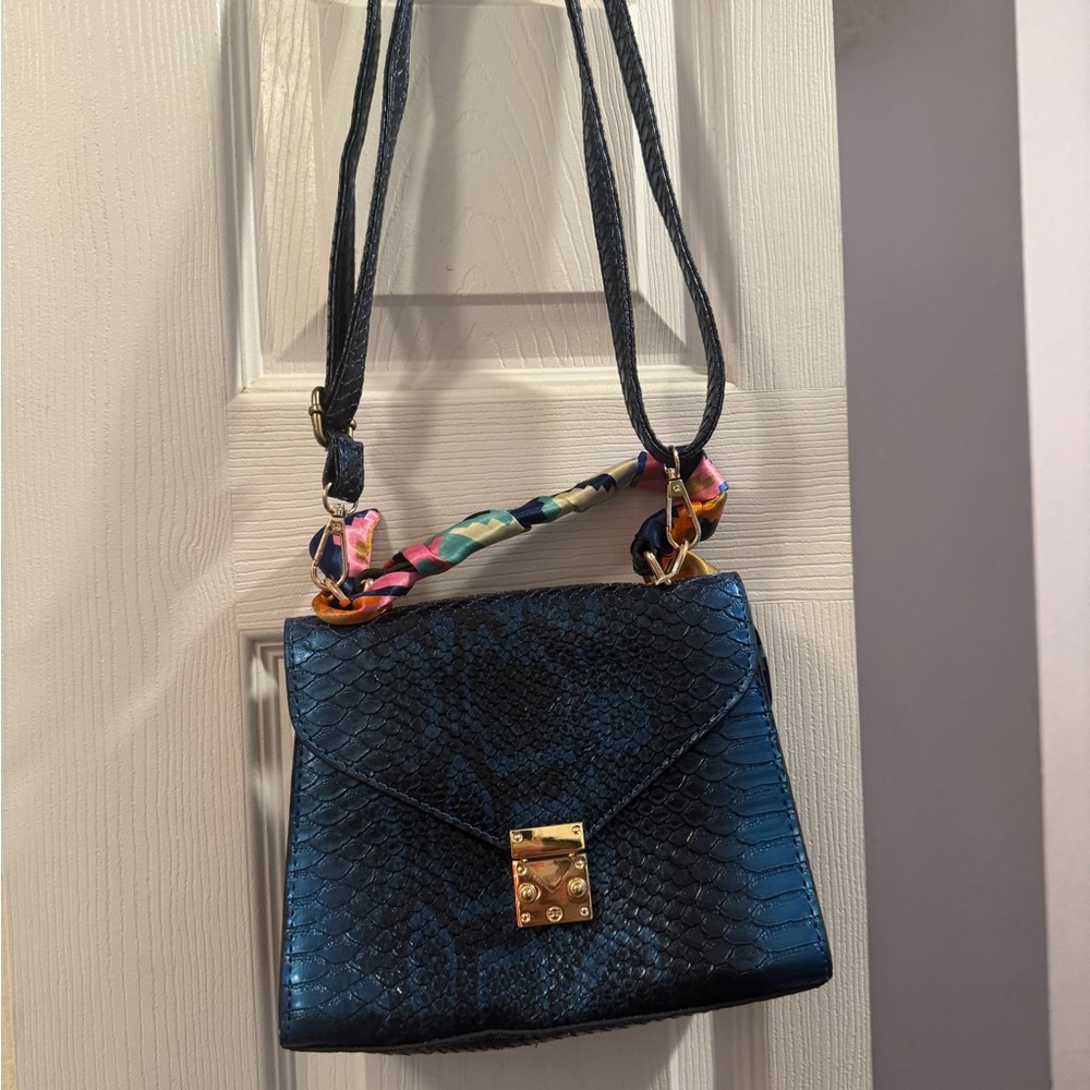 Elegant Blue Snake Print Bag